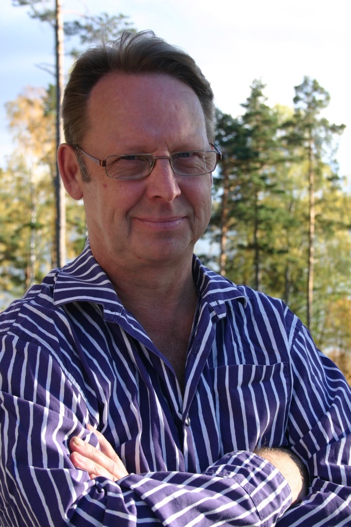 Tom Pöysti on Suomen hauskimpia puhujia ja yritysluennoitsijoita.